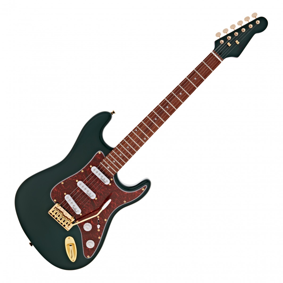 En bild på LA Select Gitarr från Gear4music Green | LA Select elgitarr från Gear4music i grönt ger enastående känsla mångsidiga toner och ett övertygande retroutseende. Med äkta Wilkinson-hårdvara och elektronik är den gröna LA lämplig för att följa med alla spelare när som helst på deras resa.  Med en fyllig alkropp och lönnhals ger LA select i grönt en exceptionell spelupplevelse med en bekväm känsla upp och ner på greppbrädan. Med tre Wilkinson M-serien enkelspoliga pickuper kopplade till en femvägs switch är den gröna LA-gitarren lämplig för ett brett spektrum av användningsområden. Från tung rock till smooth blues eller jazz det finns något för varje spelare att upptäcka.  LA-gitarrerna innehåller också de tillbehör du behöver för att verkligen få ut mesta möjliga av ditt instrument - en kabel för anslutning till en förstärkare rem väska och plektrum. Med den medföljande tremoloarmen även kallad "whammy bar" kan du dessutom enkelt lägga till ett unikt uttryck i ditt spel.