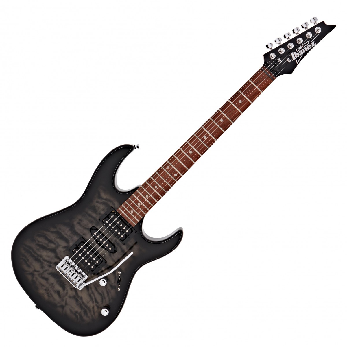 En bild på Ibanez GRX70QA GIO Transparent Black Sunburst | Det är dags att döda på ett soniskt sätt. Och Ibanez GRX70QA är bara verktyget för jobbet. Det är superdynamiskt och perfekt för spelare på alla nivåer. Med en trio av Infinity R-mickar med två humbuckers och en enkelspolig kan denna gitarr skapa några allvarligt kryddiga toner.   Oavsett om du vill ha mättnad slagkraftighet och hög förstärkning för metall eller en renare ton för rock och blues kan du vara säker på att de är upp till uppgiften. Och du kommer att tycka att det är en fröjd att spela den här modellen tack vare den släta lönnhalsen och den bundna lilahjärta greppbrädan. Glöm inte tremolo-stall som låter dig injicera riffs med obegränsad vibrato. Sedan finns det den fantastiska quiltade lönntoppen som vanligtvis bara finns på avancerade gitarrer - fantastisk. Det är dags att sätta sitt prägel med denna kraftfulla gitarr.