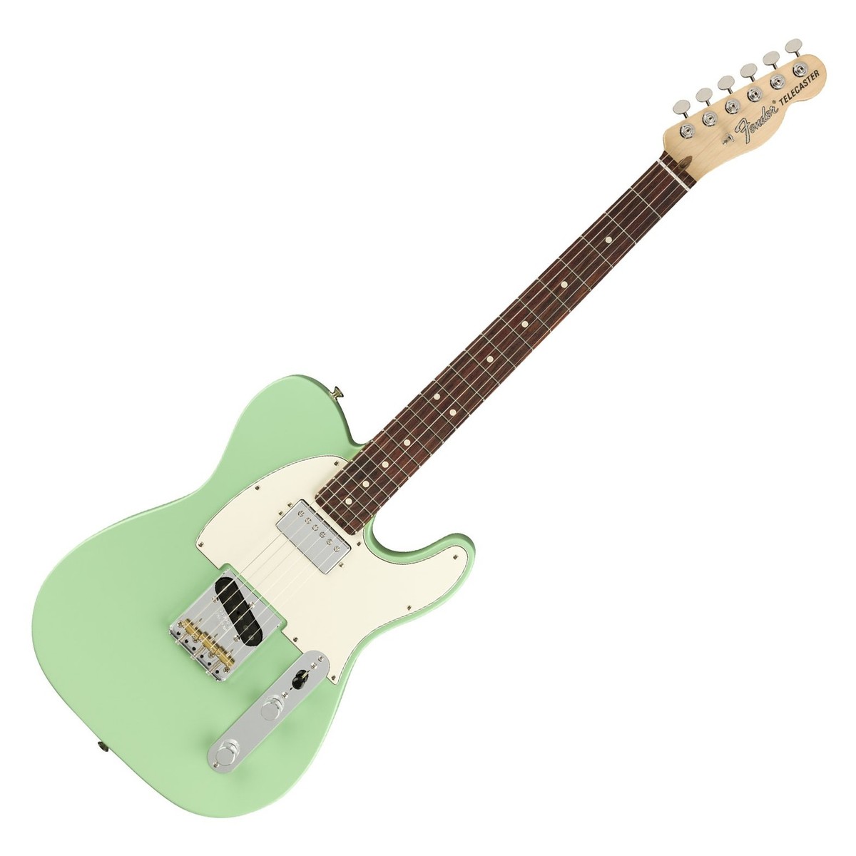 En bild på Fender American Performer Telecaster HS RW Satin Surf Green | Legendariska ljud. Modern prestanda. Fender American Performer Telecaster HS RW är en fantastisk sakkunnigt utformad gitarr från Fenders kaliforniska fabrik. Den är utformad att ge klara fina rock n roll toner utsökt spelbarhet och branschledande ljudkvalitet som bringar detta vintage-instrument in till det 21 århundradet    Du kommer att njuta av intensiva single coil-ljud med magnifik klarhet tack vare gitarrens två Yosemite och DoubleTap humbucker-mickar. Dessa två mickar är idealiska för live-uppträdanden eftersom de eliminerar feedback även vid de högre volymer. 22 jumbobanden gör det lätt för dig att spela solon efter behag. Och du kan uppleva en fullkomligt naturlig spelupplevelse tack vare den bekväma modernt "C"-formade lönnhalsen. Elgitarrer par excellence.