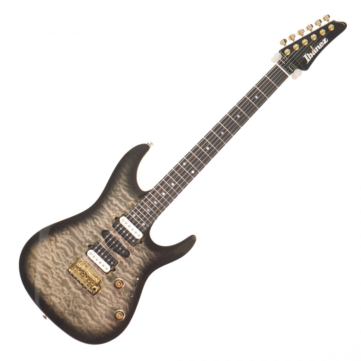 En bild på Ibanez AZ47P1QM Premium Black Ice Burst - Ex Demo | Ibanez AZ47P1QM Premium är en förstklassig gitarr som garanterat tar ditt framträdande till nästa nivå. Dess lönn- och lindkropp i kombination med halsen i lönn- och elfenben ger smidiga och rika toner packade med kraft och slagkraftighet som ger en perfekt grund för ett detaljrikt spelande. Du kan sedan förbättra dessa fantastiska toner ytterligare tack vare trion av pickuper som producerar ett fantastiskt ljud och tremolon som låter dig lägga till tonhöjdsböjningar och uttrycksfullt vibrato.   Tack vare finishen i Black Ice Burst och Pearl kommer du att se bra ut när du spelar. Men det är långt ifrån allt du får. Gitarrens hals är välgjord i en oval "C"-profil och erbjuder timmar av bekvämt spelande medan greppbrädan i ebenholtsträ ser till att glidning mellan banden är en lyxig upplevelse. Du får även en praktisk spelningsväska som ger skydd under transport. Spela fantastiska toner med stil. Ex-Demo: Denna produkt kan vara ex-display ha mindre tecken på användning eller lätta ytliga skråmor och sakna icke-nödvändiga delar. Originallåda paketering eller manual kanske inte ingår. Varje föremål kontrolleras av vårt team av reparationstekniker för att försäkra att det möter våra höga standarder. Detta är en fantastisk möjlighet att köpa en fullt fungerande produkt till ett nedsatt pris.