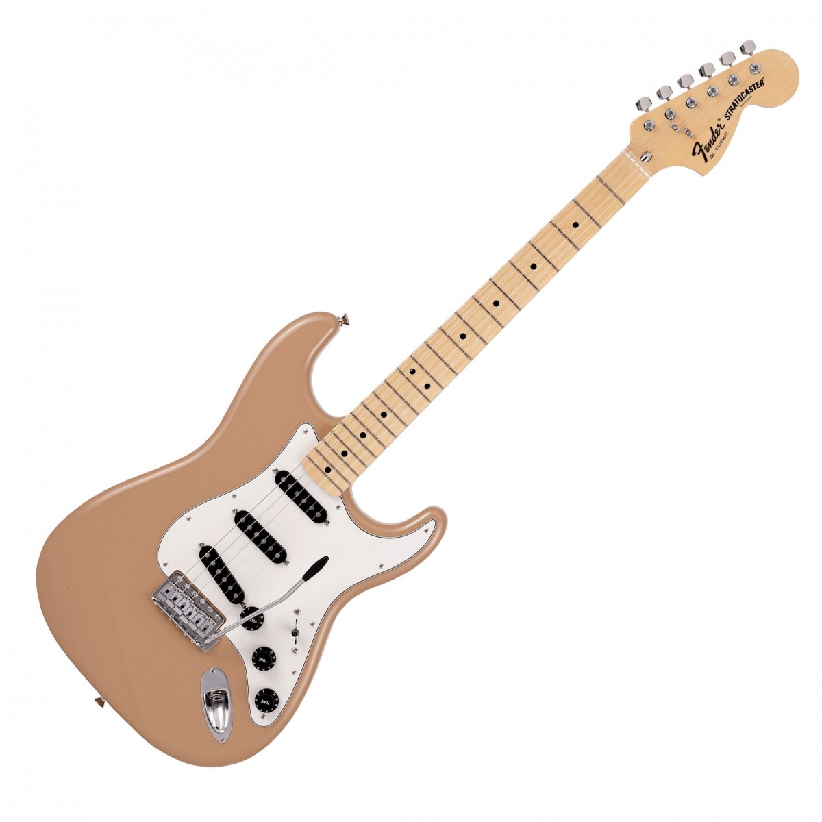 En bild på Fender Made in Japan Ltd Ed INTL Color Stratocaster MN Sahara Taupe | Fender Made in Japan Ltd Ed INTL Colour Stratocaster MN är en specialutgåva av en gitarr i 70-talsstil. Ursprungligen utvecklad i USA på 80-talet och baserad på den populära Made in Japan Traditional serie fångar denna limited edition den retromagin. Med komponenter i toppskiktet och en verkligt individuell stil är denna Strat fullspäckad med känsla och spelbarhet som börjar med dess begränsade internationella kroppsfärg. Den skapar en Live-estetik och kombineras med speciellt röstade Vintage-stil-pickuper för att lägga till sin klassiska karaktär.  Och som vilken Fender Strat som helst kan du förvänta dig en bekväm och smidig riffupplevelse. En mild U-formad hals har en förstklassig greppbräda i rosenträ för silkeslena skalövergångar och ackord. Och ännu bättre den är formad till en mångsidig 95-tums radie och utrustad med 21 medium jumbo jumboband för att anpassa sig till praktiskt taget alla spelstilar. Komplett med ultrapålitlig Fender-konstruerad hårdvara som vintage F-stämplade trimmaskiner en 6-sadel tremolostall och äkta ben Sadel Made in Japan Strat återupplivar en legend och lägger den direkt i dina händer.