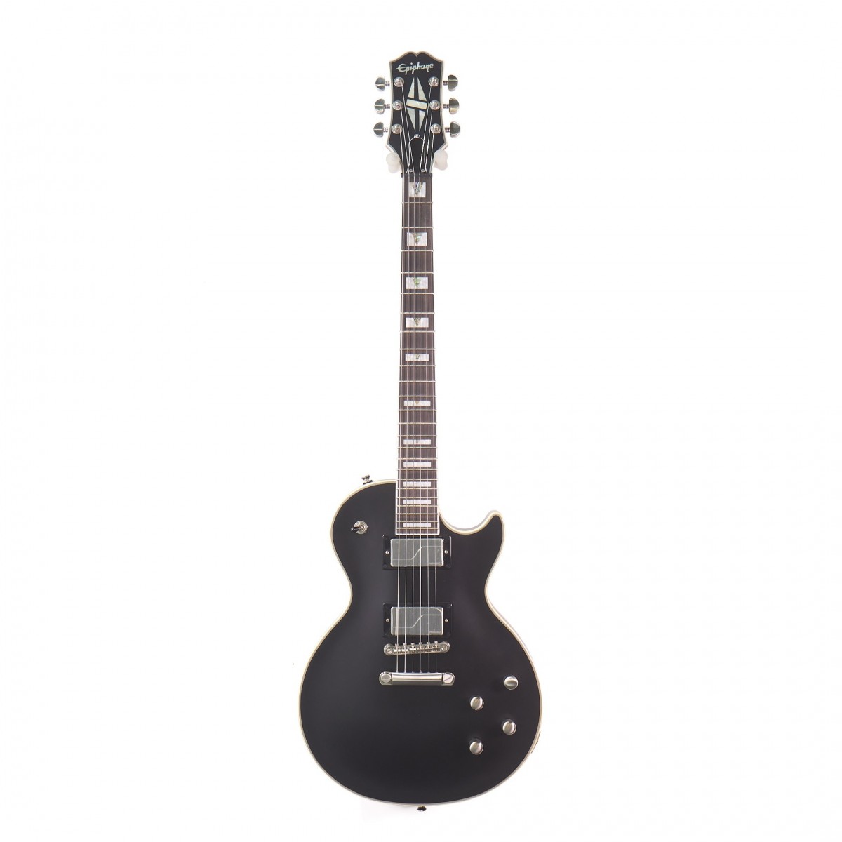 En bild på Epiphone Les Paul Prophecy Black Aged Gloss | Klassisk men ändå prisvärd. Vintage men ändå innovativt. Epiphone Les Paul Prophecy ger den ikoniska Les Paul gitarrformen i ett billigare Epiphone paket. Denna gitarr gör den lämplig för dagens gitarrister och låter dig utforska de underbara möjligheterna med fantastisk mångsidighet. Upplev tre spektakulära toner som kan skulpteras med precision; de specialanpassade Fishman Fluence mickarna erbjuder elektrifierande ljud medan kontrollerna och spoldelningen ber om din skickliga skräddarsy.   Det är inte bara de elektroniska funktionerna som utrustar Epiphone Les Paul Prophecy med underbart ljud dess konstruktion säkerställer att du har en underbar underström av resonans och djup. En sublim mahognykropp och hals i kombination med en elegant ebenholts innebär att du kan vara säker på att din musik kommer att spetsas med den allomfattande uppslukande känsla som skapar en riktigt spännande föreställning. Projicera varje ton med glittrande klarhet och spännande dynamik Epiphone Les Paul Prophecy kommer inte att göra dig besviken. Ex-Demo: Denna produkt kan vara ex-display ha mindre tecken på användning eller lätta ytliga skråmor och sakna icke-nödvändiga delar. Originallåda paketering eller manual kanske inte ingår. Varje föremål kontrolleras av vårt team av reparationstekniker för att försäkra att det möter våra höga standarder. Detta är en fantastisk möjlighet att köpa en fullt fungerande produkt till ett nedsatt pris.
