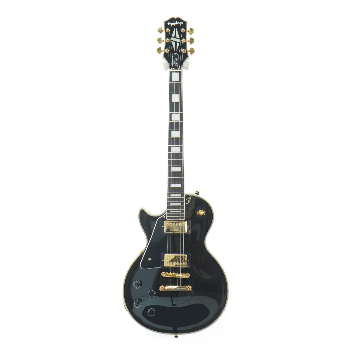 En bild på Epiphone Les Paul Custom Vänsterhänt Ebony | Epiphone Les Paul Custom tar den ikoniska skapelsen och ger den ännu mer bett. Detta är den ultimata hyllningen till gitarrtillverkningens guldålder. Djupa dalar skyhöga toppar och allt däremellan. Denna modell byggdes för att ge dig obegränsad kreativ frihet. Upptäck rika tonala texturer från två eftertraktade humbucker pickuper med hård botten och söt sustain. Allt på en smal avsmalnande hals för förbättrad komfort och en mahognykropp som resonerar med perfektion.  Det finns en reason till varför Les Paul anses vara en av världens mest populära gitarrer. Nu har ribban höjts ytterligare. Se exakt varför Epiphone har fått respekt från branschens ledande musiker och experter. Spela med ljudet av din egen komplettering. Välkommen till Epiphone familjen. Ex-Demo: Denna produkt kan vara ex-display ha mindre tecken på användning eller lätta ytliga skråmor och sakna icke-nödvändiga delar. Originallåda paketering eller manual kanske inte ingår. Varje föremål kontrolleras av vårt team av reparationstekniker för att försäkra att det möter våra höga standarder. Detta är en fantastisk möjlighet att köpa en fullt fungerande produkt till ett nedsatt pris.
