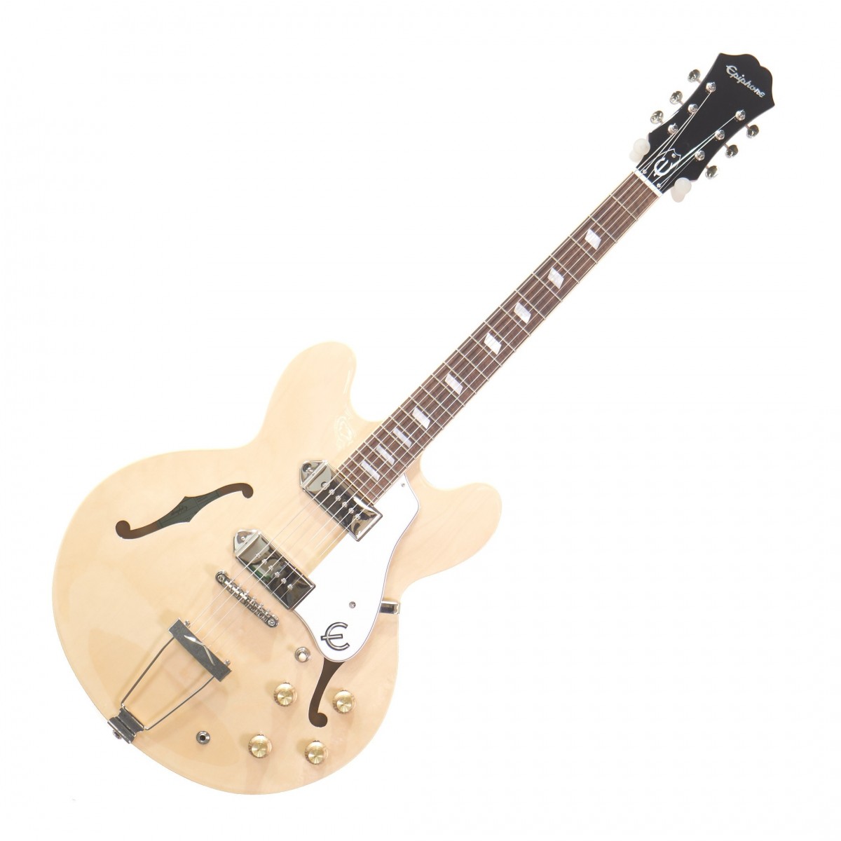 En bild på Epiphone Casino Natural (2023) | Epiphone Casino (2023) är en gitarr som kombinerar klassisk design med moderna funktioner för att leverera ett mångsidigt och ikoniskt ljud. Sedan 1961 har den varit Epiphones bästsäljande archtop och en rock n roll standard. Från Keith Richards från The Rolling Stones till George Harrison och John Lennon från The Beatles gitarren har varit inblandad i någon av tidernas mest legendariska musik. Dess Dogear PRO P-90 pickuper skapar en varm vintage-ton som poppar med slagkraftighet och djup.  Den bekväma spelbarheten hos den smala avsmalnande 60s C-profil mahognyhalsen indisk lagergreppbräda och 22 band gör att du kan spela i timmar utan obehag. En Graph Tech sadel och Epiphone Vintage Deluxe stämskruvar håller din gitarr i trim med lätthet. Dessutom erbjuder LockTone Tune-O-Matic stallet Diamond Trapeze-stjärtstycket gold Top Hattknoppar med silver och premium väska överlägsen hållbarhet och skydd. Ex-Demo: Denna produkt kan vara ex-display ha mindre tecken på användning eller lätta ytliga skråmor och sakna icke-nödvändiga delar. Originallåda paketering eller manual kanske inte ingår. Varje föremål kontrolleras av vårt team av reparationstekniker för att försäkra att det möter våra höga standarder. Detta är en fantastisk möjlighet att köpa en fullt fungerande produkt till ett nedsatt pris.